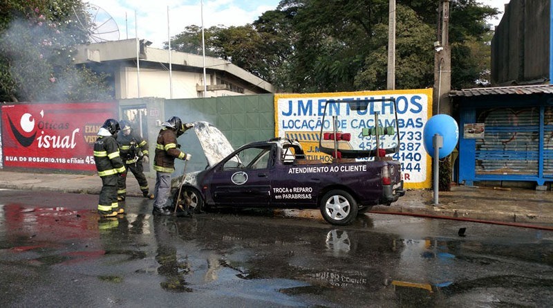 caminhonete pega fogo