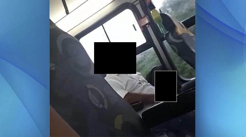 tarado no ônibus