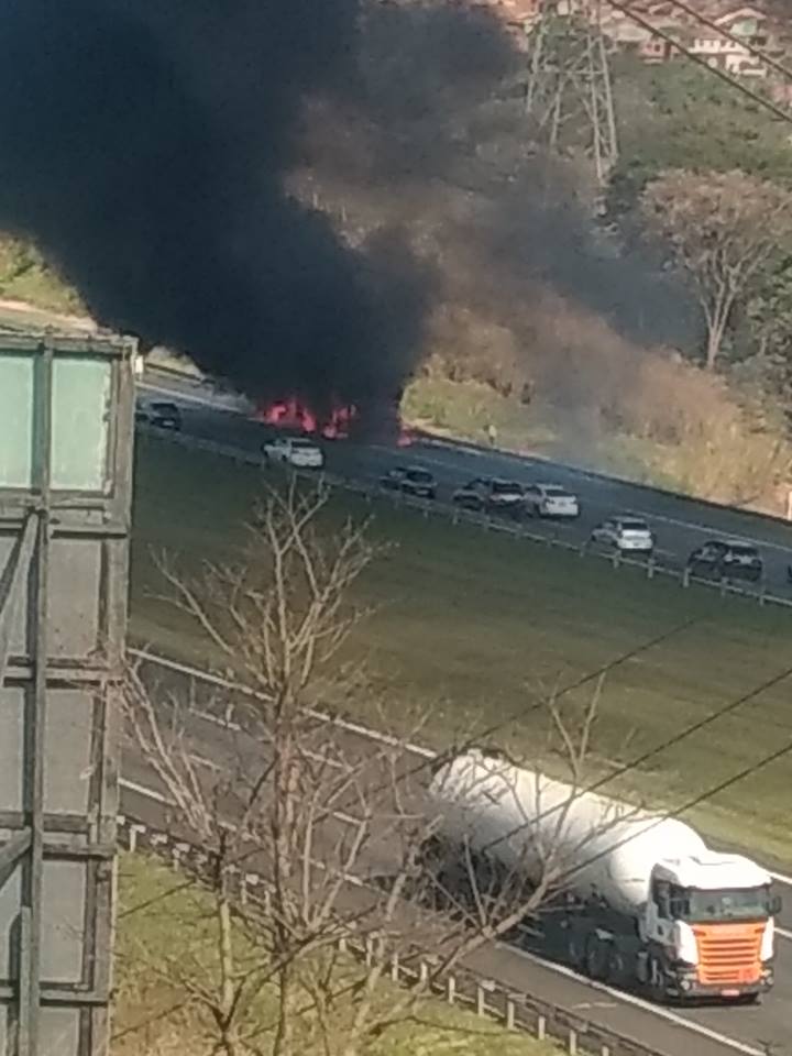 caminhão pega fogo bandeirantes