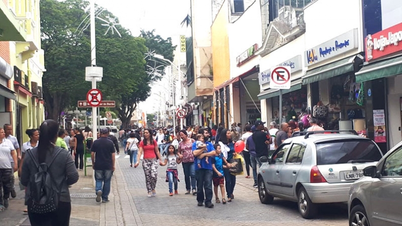 Calçadão da rua Barão de Jundiaí Xororo 2
