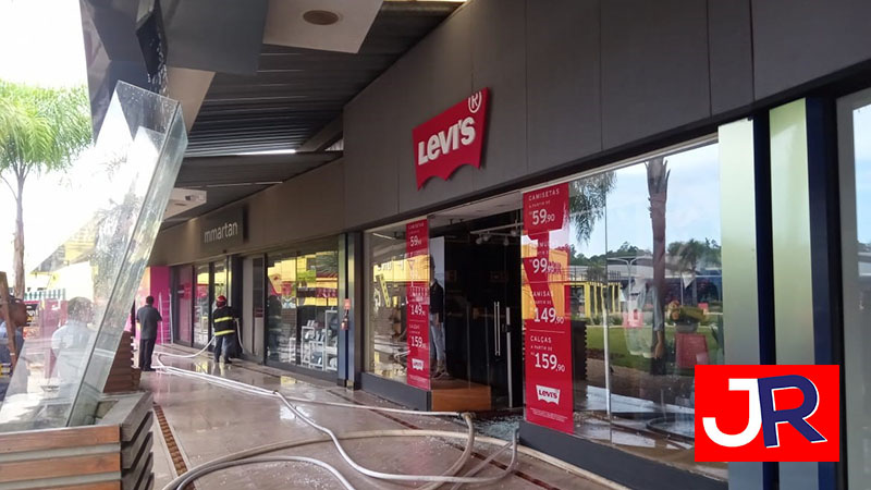fogo interior do shopping copiar