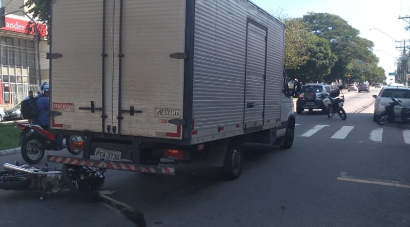 acidente avenida Jundiaí