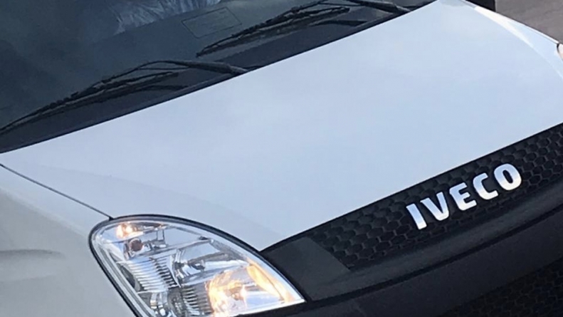 F07AB22A 1145 4F50 B3DD E1EA2F0FAAD3