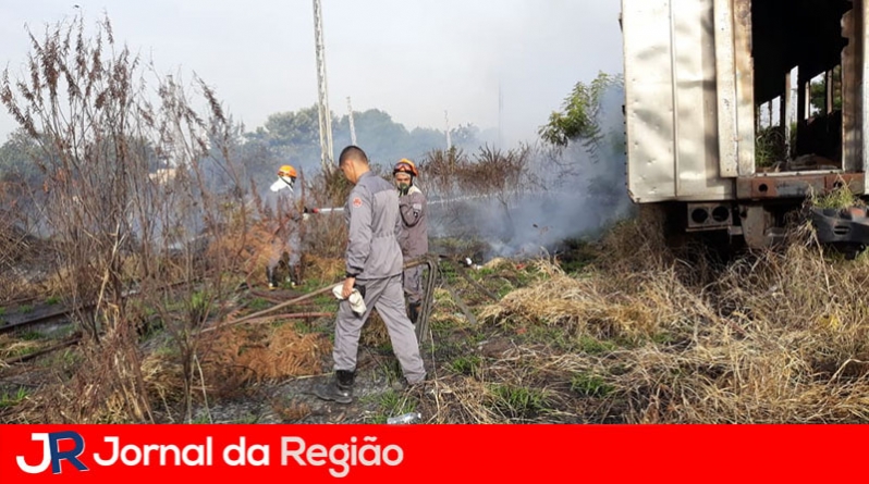fogo trens queimada mato copiar