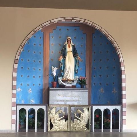 imagem do portão na igreja