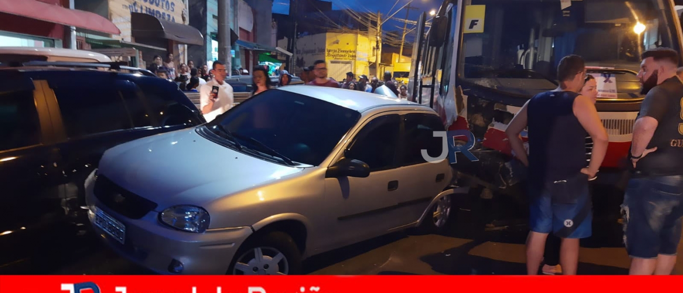 ônibus vários carros varzea copiar