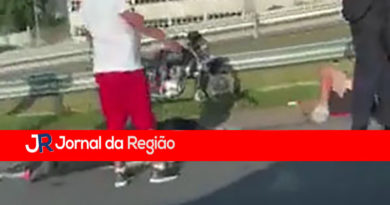 Dois ficam feridos em acidente de moto na Anhanguera Dois ficam feridos em acidente de moto na Anhanguera