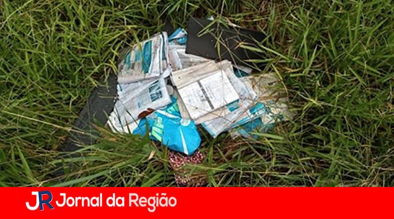 LIVROS NA ESTRADA copiar