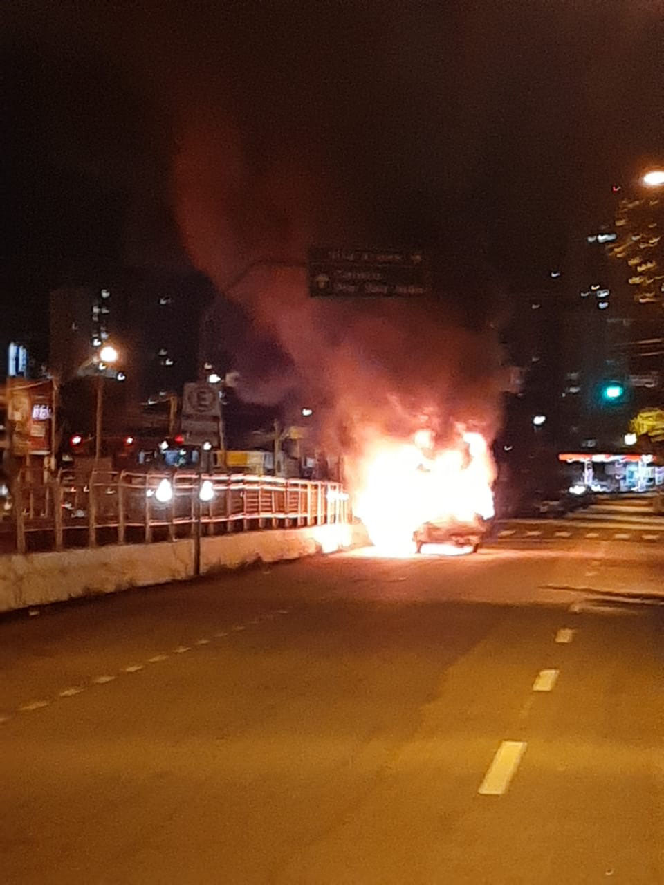 carro pegando fogo na odil