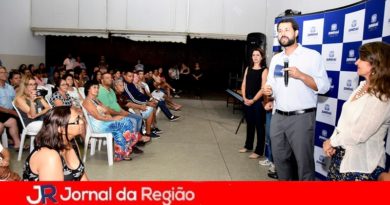 Famílias do Jardim Nascente recebem matrículas Famílias do Jardim Nascente recebem matrículas