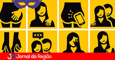 Foliãs de Itatiba recebem apitos para denunciar assédio Foliãs de Itatiba recebem apitos para denunciar assédio