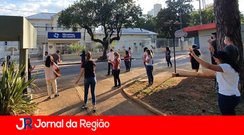 oração na porta do hospital são vicente copiar