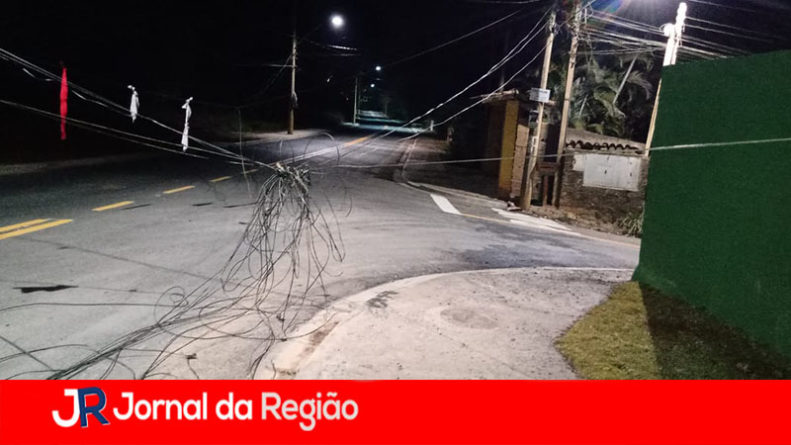 Avenida Gaetano Fagundes fios soltos