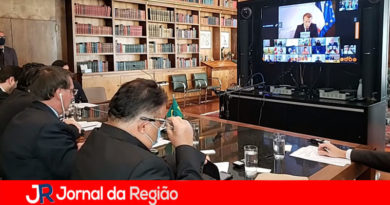 Bolsonaro anuncia ajuda para o Líbano Bolsonaro anuncia ajuda para o Líbano