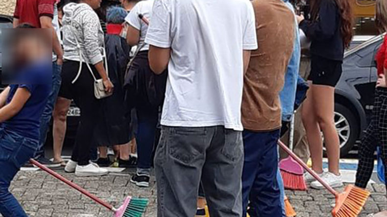 fila no Burger King da Nove Nathan Henrique