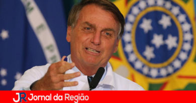 Bolsonaro estuda aumentar o Bolsa Família em 50% Bolsonaro estuda aumentar o Bolsa Família em 50%