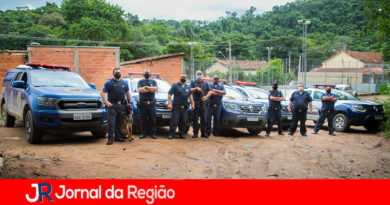 Guarda de Itupeva apreende drogas e galos de briga Guarda de Itupeva apreende drogas e galos de briga