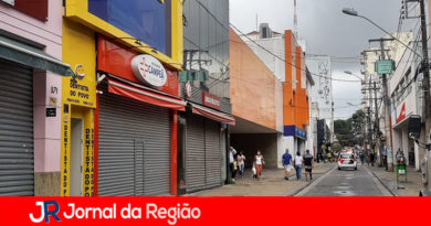 Centro de Jundiaí tem movimento, apesar do fechamento das lojas Centro de Jundiaí tem movimento, apesar do fechamento das lojas