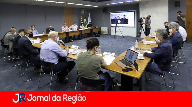 prefeitos toque de recolher copiar