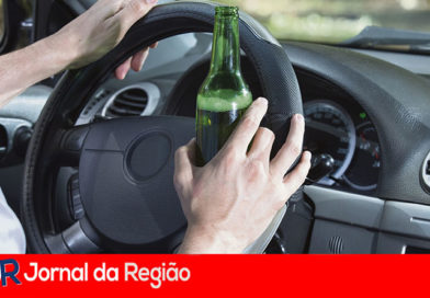 Motorista bêbado persegue ônibus urbano e coloca em risco a vida de passageiros
