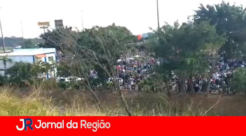 Aglomeração no Complexo Serra Azul. (Foto: Reprodução)