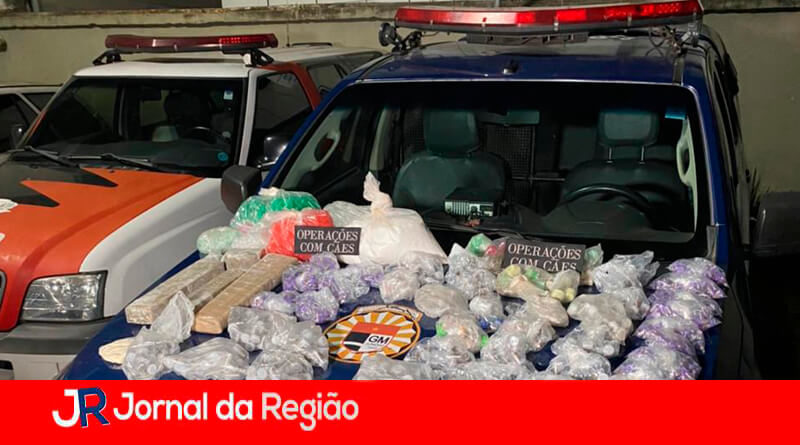Apreensão de drogas no Jardim Tarumã. (Foto: Divulgação)