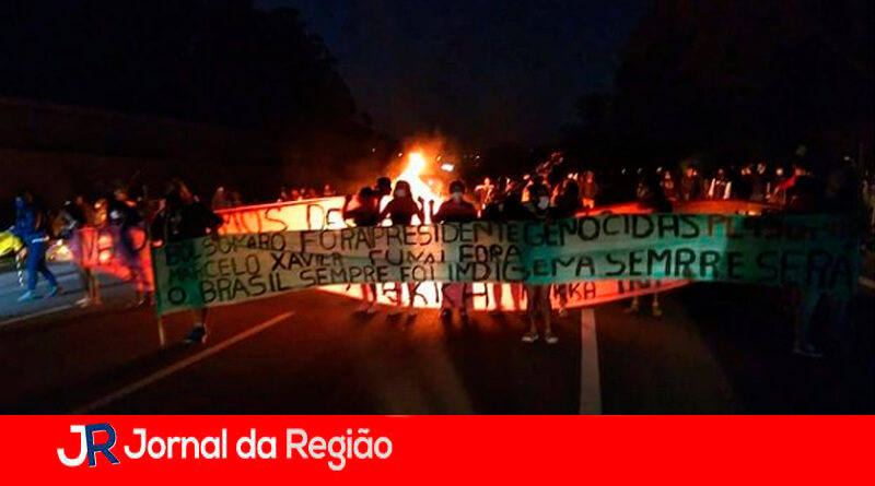 Guarani do Jaraguá bloqueiam a rodovia dos Bandeirantes. (Foto: Divulgação)