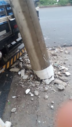 poste quebrado
