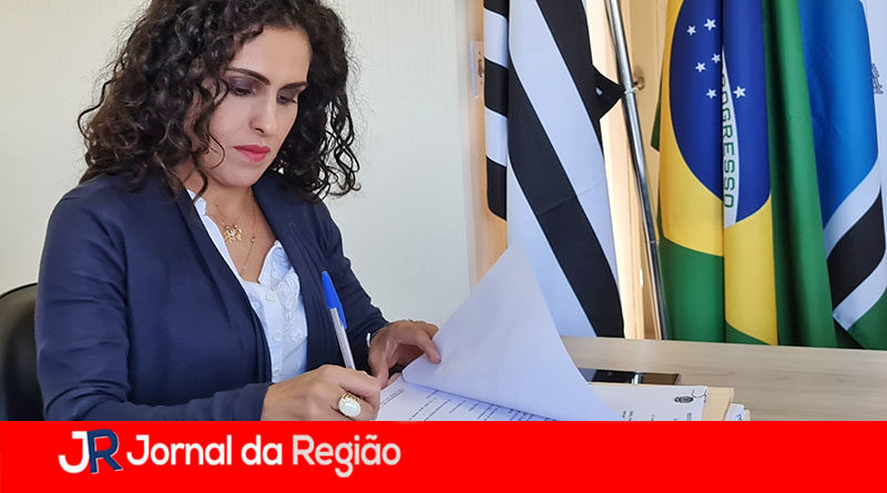 PREFEITA DEBORA DE JARINU