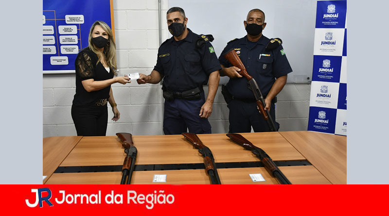 GCM doação de arma. (Foto: Divulgação)