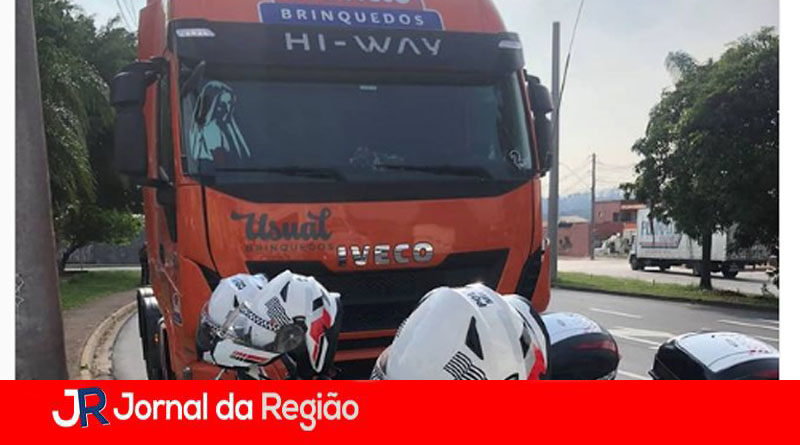 Caminhão roubado. (Foto: Divulgação)