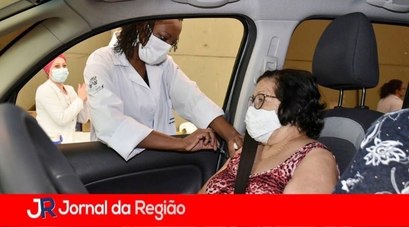 vacinacao covid 19 no parque da uva c 88