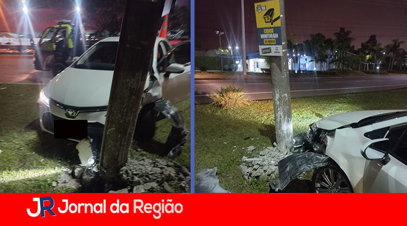 CARRO NO POSTE GERALDO DIAS