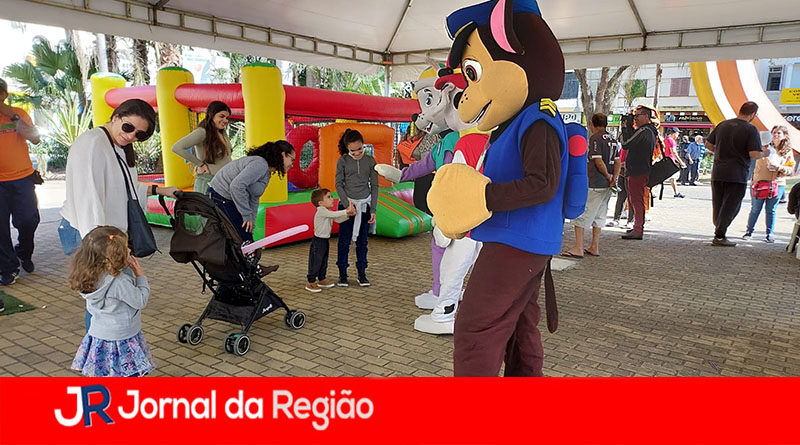 personagens no centro 2 copiar