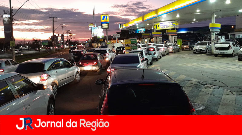 FILA POSTO DE GASOLINA copiar