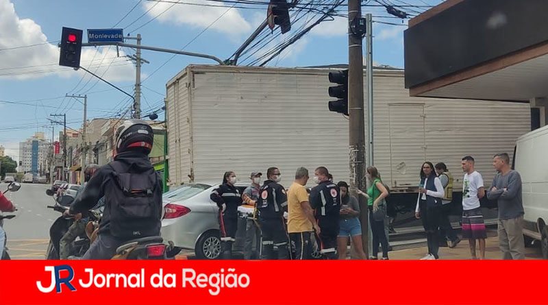 ACIDENTE CAMINHAO CENTRO DE JUNDIAI