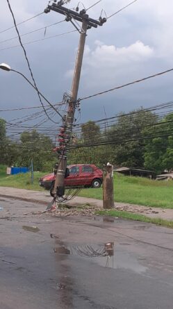 poste quebrado chuva em jundiai