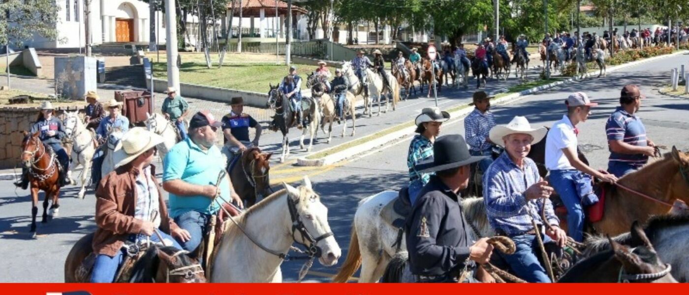 desfile cavaleiros louveira