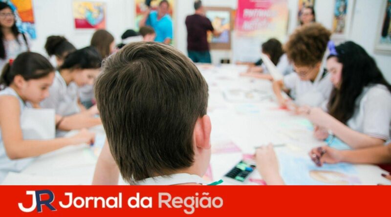 bonecos em acao Divulgacao Komedi