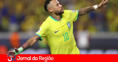 Panini lança novo álbum da Copa, com figurinha de Neymar e outros jogadores
