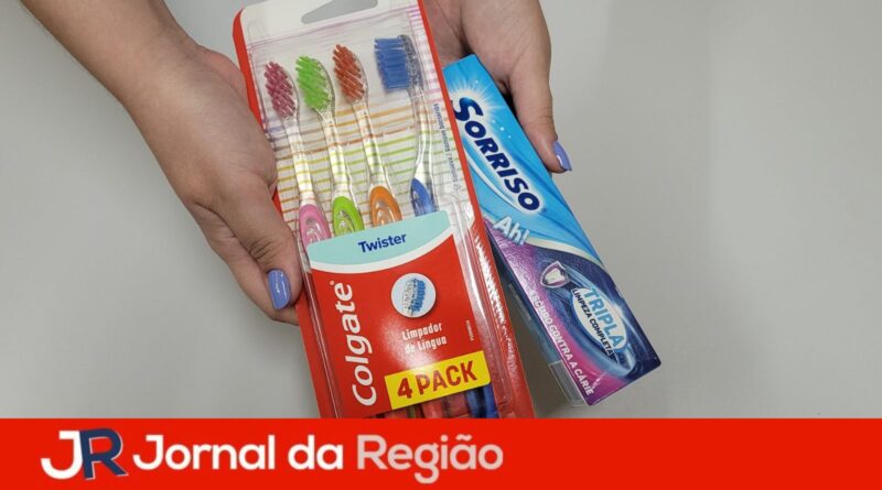 pasta e escova de dente