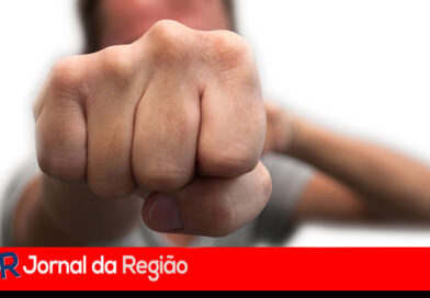Marido dá três socos na mulher, após discussão sobre dívidas com o aluguel