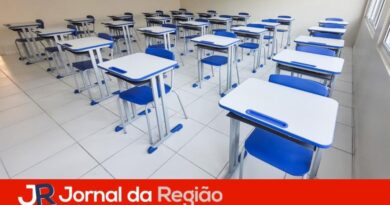 Aluno é obrigado a ficar nu por suspeita de portar cigarro eletrônico em escola