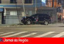 carro x poste avenida Jundiai copiar