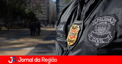 Carro queimado tinha corpo dentro, em Itatiba