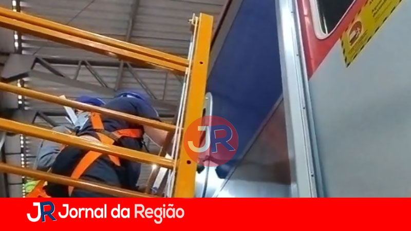 TREM LINHA 7 RUBI copiar