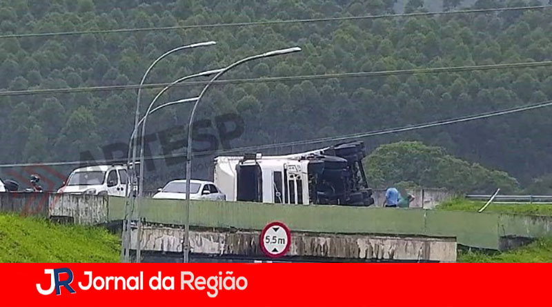 carreta tombada 2 copiar
