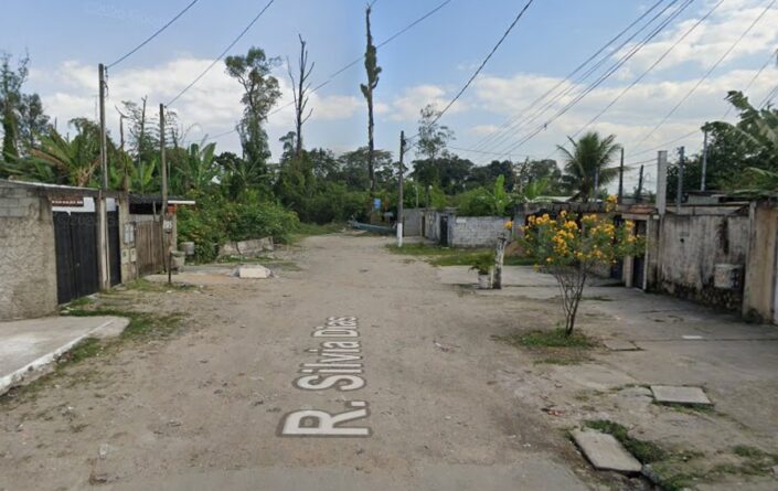rua silvia dias praia grande