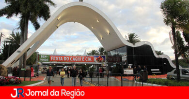 Dupla Danilo & Davi e Grupo Triii são destaques na 21ª Festa do Caqui & Cia