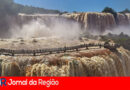 Turista pula nas águas das Cataratas do Iguaçu para resgatar celular